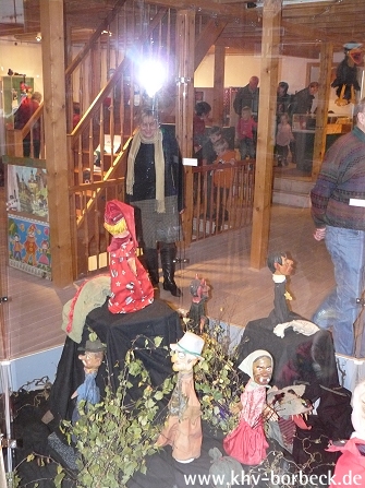 Bild 38 - Galerie der Weihnachtsausstellung: "Kasperle ist wieder da" - Die Puppenbühne Larifari spielt "Ein Häuschen für Gretel"