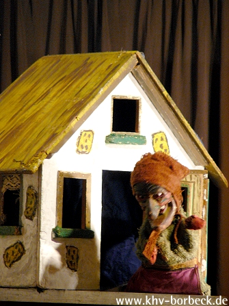 Bild 9 - Galerie der Weihnachtsausstellung: "Kasperle ist wieder da" - Die Puppenbühne Larifari spielt "Ein Häuschen für Gretel"